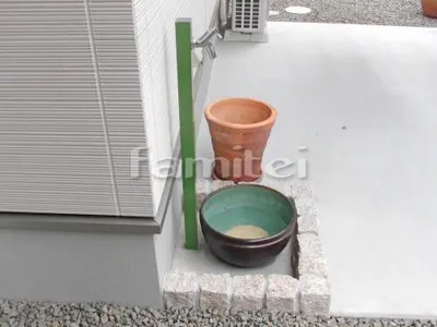 立水栓 OnlyOneオンリーワン アクアルージュ 補助蛇口付 オリーブグリーン ピンコロ囲い水受け(パン) 土間モルタル仕上げ 洗い場