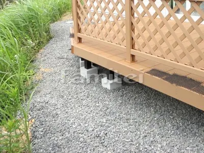 犬走り 防犯砂利敷き バラス砕石 防草シート加工