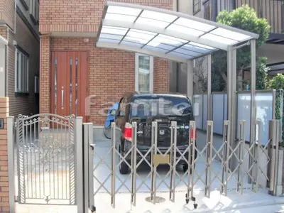 ガレージまわり 駐車場屋根 土間コンクリート 門扉