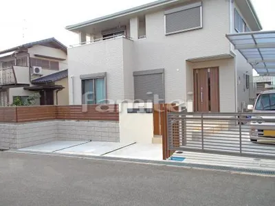 新築シンプル セミクローズ外構