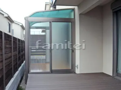 ガーデンルーム 目隠しサンルーム R型アール屋根 壁付け物干し 網戸(側面)