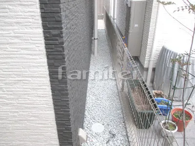 犬走り 防犯砂利敷き バラス砕石 防草シート加工