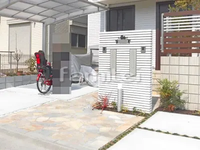 玄関まわり アプローチ 門柱 照明 植栽 表札 ポスト 手すり