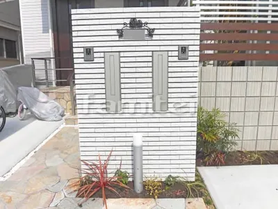 門柱 壁タイル貼り INAXイナックス シャインクリスタ SCY-1 LIXILリクシル 玄関エントランスト照明 オーデリック OG043386LD ポールライト 下草 低木 植栽