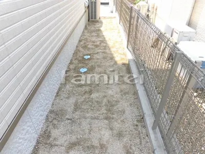 犬走り 芝生張り 姫高麗芝 境界フェンス塀 LIXILリクシル ハイグリッドフェンスUF8型 TOEXトエックス コンクリートブロック