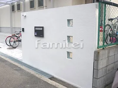 ホワイト門柱 塗り壁 アイカ工業 ジョリパット塗装 ガラスブロック200角 郵便受けポスト ユニソン ベリエ サスウッディ 表札灯ライト照明 LIXILリクシル LPK-34型