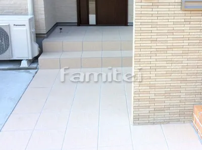 玄関アプローチ 床タイル貼り LIXILリクシル グレイスランド300角