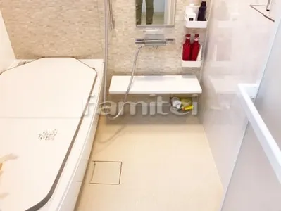 TOTO　縦長ミラー お掃除ラクラク鏡フレーム付縦長ミラーの外構施工例（現場番号