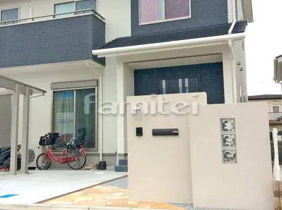 玄関まわり 門柱 塗り壁 ガラスブロック アプローチ 床石貼り 乱形石 石英岩 床樹脂洗い出し仕上げ ワイズ ストーンパス