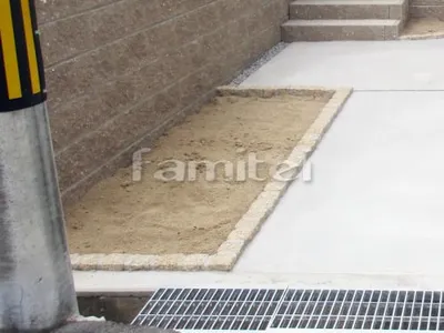 ピンコロ石花壇