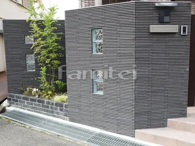 モダン門柱 壁タイル貼り LIXILリクシル はるかべくん 細割ボーダー HB-6  ガラスブロック 郵便受けポスト エクスポストN-1型 埋め込み式 口金タイプ