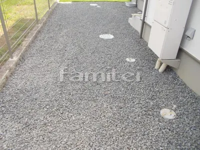 犬走り 防犯砂利敷き バラス砕石 防草シート加工