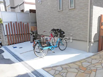 駐車場ガレージ床 土間コンクリート レンガ目地 ユニソン ソイルレンガ