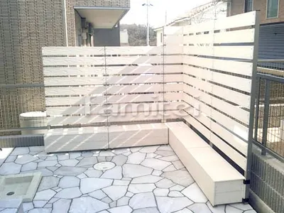 お庭 床石貼り 乱形石 石英岩 ホワイト