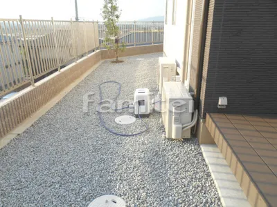 お庭 防犯砂利敷き バラス砕石 防草シート加工