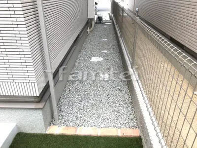 犬走り 防犯砂利敷き バラス砕石 防草シート加工