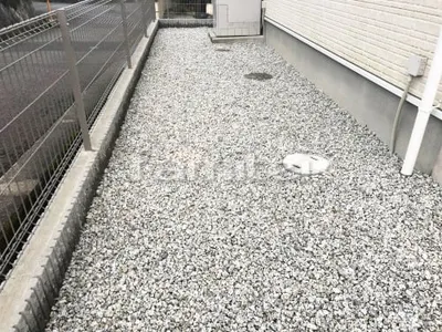 犬走り 防犯砂利敷き バラス砕石