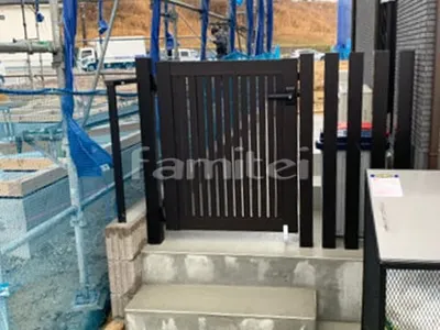 勝手口門扉 YKKAP シンプレオ4型 縦太格子 10-08 片開き