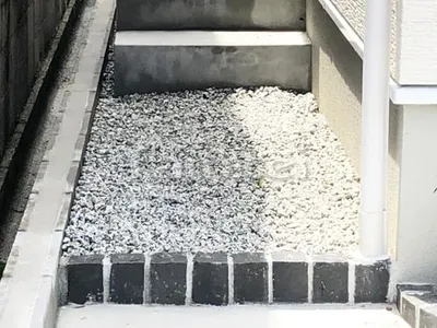 見切り材 ピンコロ石