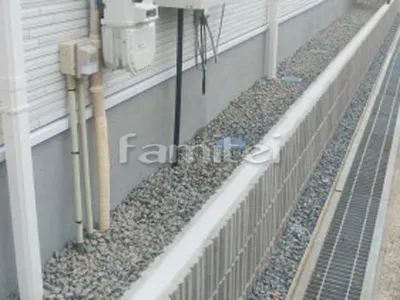 犬走り 防犯砂利敷き バラス砕石 防草シート加工