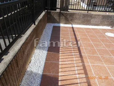 タイルデッキ LIXILリクシル グレイスランド300角 アプローチ 床タイル貼り 化粧ブロック ユニソン シャモティ 化粧砂利敷き 植栽撤去