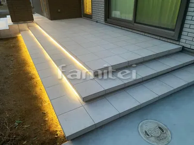 浮遊タイルデッキ（蹴込み）ニッタイ ロマーニ2 300角 RN-30-05 TAKASHOタカショー フレキシブルLEDバー