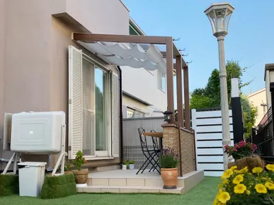 木製調ガーデンルーム LIXILココマ 腰壁仕様 サンルーム