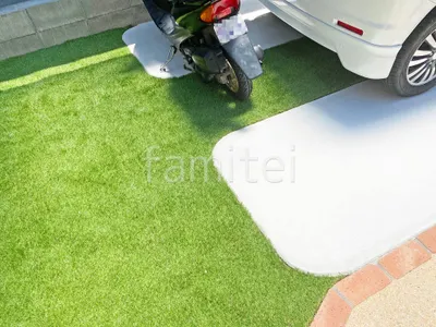 駐車場ガレージ床 土間コンクリート 人工芝目地