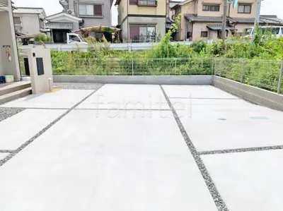 駐車場ガレージ床 土間コンクリート バラス砕石目地