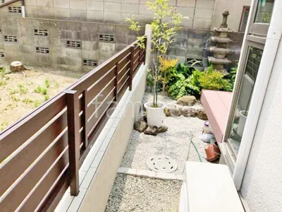 アルミ形材 フェンス YKKAP 木製調ルシアスH02型 横板格子 目隠し 木調・ラティス