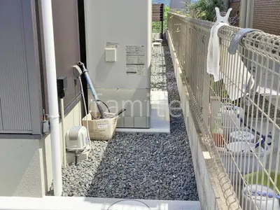 犬走り 防犯砂利敷き バラス砕石 防草シート加工