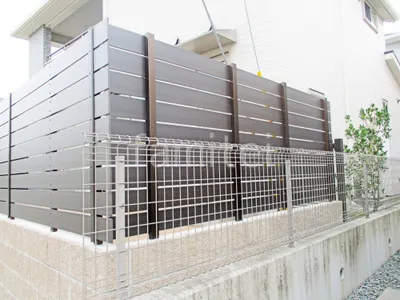 人工木・樹脂 フェンス（木調） F＆F マイティウッド ベーシック極 目隠し 木調・ラティス 樹脂