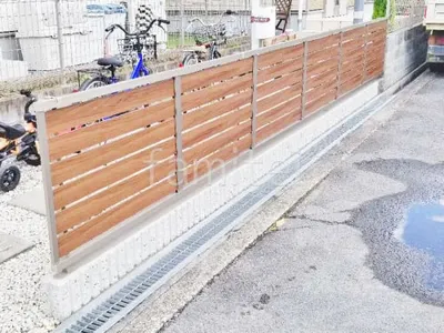 ブロック塀 （化粧ブロック） ユニソン リブスプリットn  アルミ形材 フェンス LIXIL 木製調AB YS3型 横スリット3 目隠し 木調・ラティス