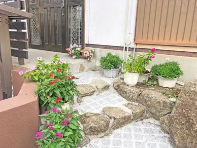 玄関アプローチ階段 ピンコロ石