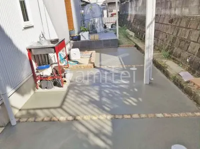 土間コンクリート ピンコロ石目地