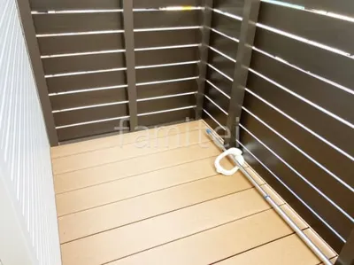 人工木デッキ  LIXIL 人工木 樹ら楽ステージ 