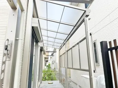 １階テラス屋根 （雨除け） 三協アルミ レボリューA F フラット屋根 スタンダード 壁付