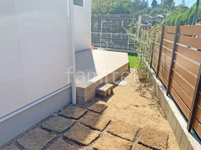 人工木・樹脂 フェンス（木調） F＆F マイティウッド ベーシック極 目隠し 木調・ラティス 樹脂 タイルデッキ 壁2面  名古屋モザイク 木製調ラスティックウッズII ウッド調