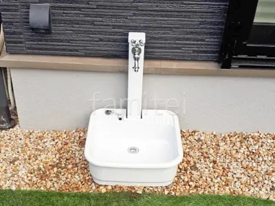 立水栓 カクダイ 水栓柱ミカゲの外構施工例（現場番号：40667