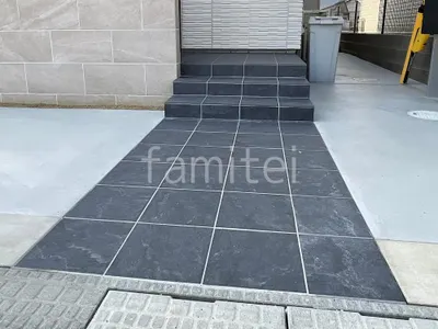 玄関アプローチ階段 床タイル貼り リビエラ エタニティ