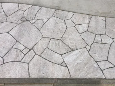 乱形石貼り仕上 ホワイト