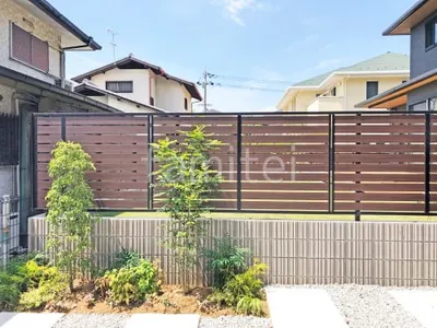 ブロック塀 （化粧ブロック） ユニソン アルタ  アルミ形材 フェンス YKKAP 木製調ルシアスYS3F型 横スリット 目隠し 木調・ラティス