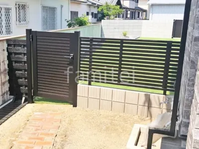 アルミ形材 フェンス YKKAP シンプレオYS1型 横スリット 目隠し ブロック塀 （化粧ブロック） ユニソン リゲル  片開き 門扉 YKKAP シンプレオYM1型 横目隠し 