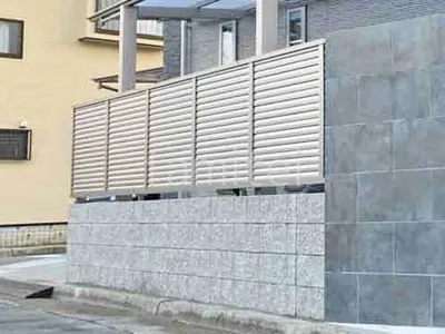 ブロック塀 （化粧ブロック） ユニソン リブスプリットn  アルミ形材 フェンス LIXIL AB YL3型 横ルーバー3 目隠し