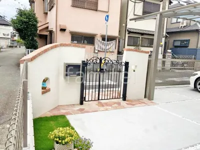 塗り壁門柱 タカショー ジョリパット塗装 郵便受けポスト LIXIL エクスポスト