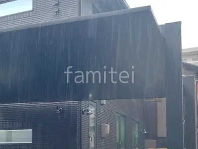 本体色：ブラック 屋根色：ブラック