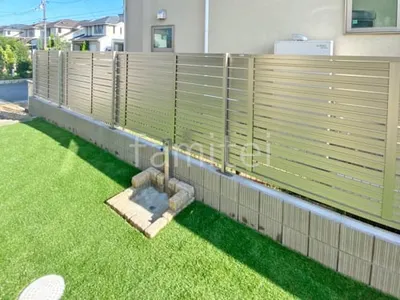 ブロック塀 (化粧ブロック) ユニソン リゲル アルミ形材 フェンス LIXIL AB YS3型 横スリット3 目隠し