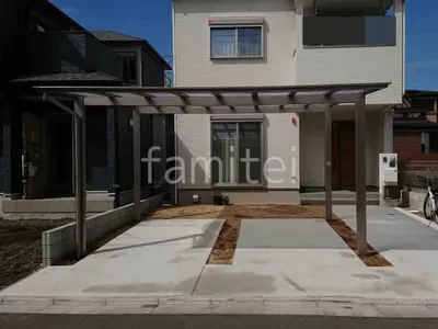 本体色：シャイングレー 屋根色：クリアマット