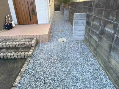 犬走り 防犯砂利敷き バラス砕石 防草シート加工