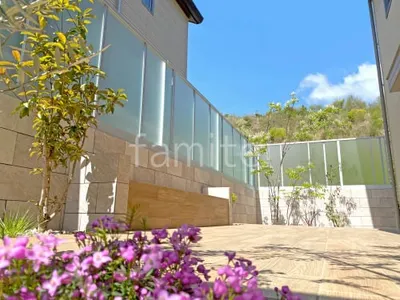 タイルデッキ 東洋石創 ヴィジュアル 目隠しフェンス塀 LIXIL AB YT1型 採光パネル